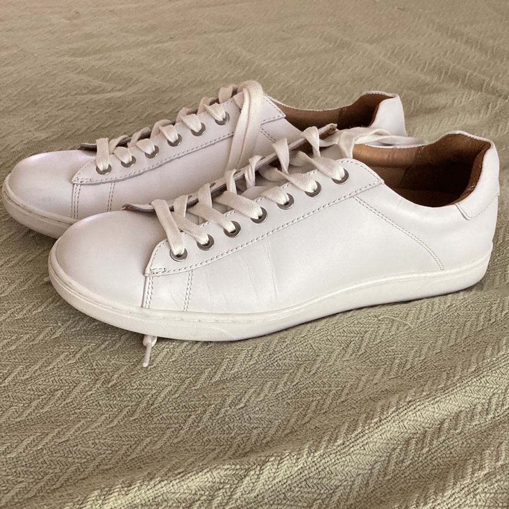 Vionic Womens tennis shoes, size 8.5, white